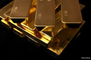 Gold inches up ahead of Fed verdict, silver powers to fresh records above US$60